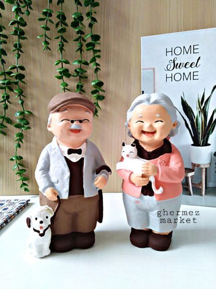 مجسمه پیرزن پیرمرد خندان جفتی